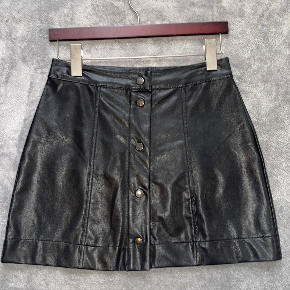 Fake leather skirt